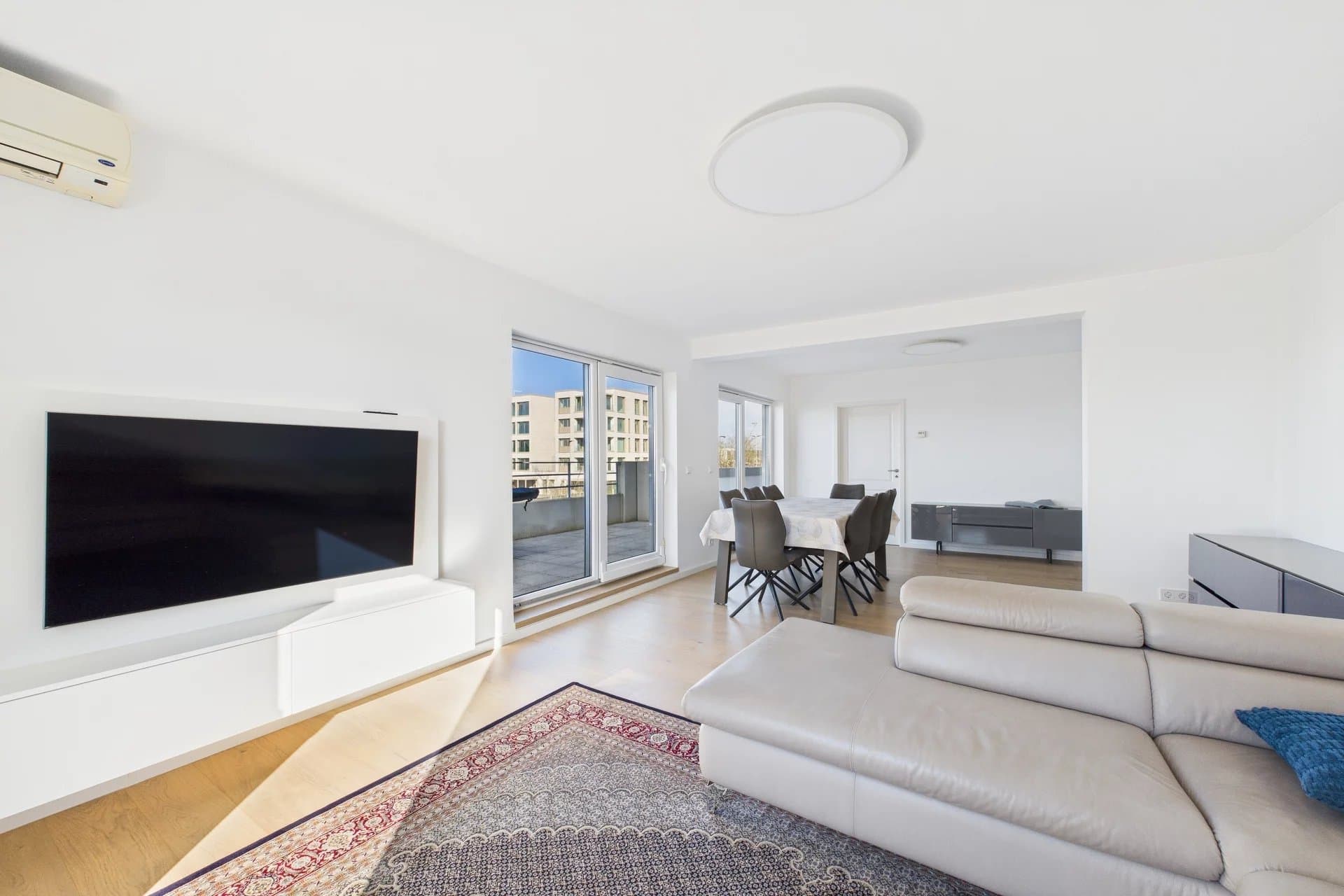 Penthouse - Strassen (3/6)